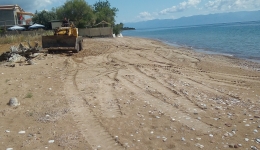 Εργασίες καλλωπισμού των ακτών του Δήμου Μεσσήνης εν όψει της καλοκαιρινής περιόδου.