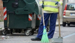 Η Υπηρεσία καθαριότητας του Δήμου καλεί τους δημότες να συμμορφώνονται με τους Κανονισμούς Προστασίας του Περιβάλλοντος όσον αφορά στη ρίψη απορριμάτων.