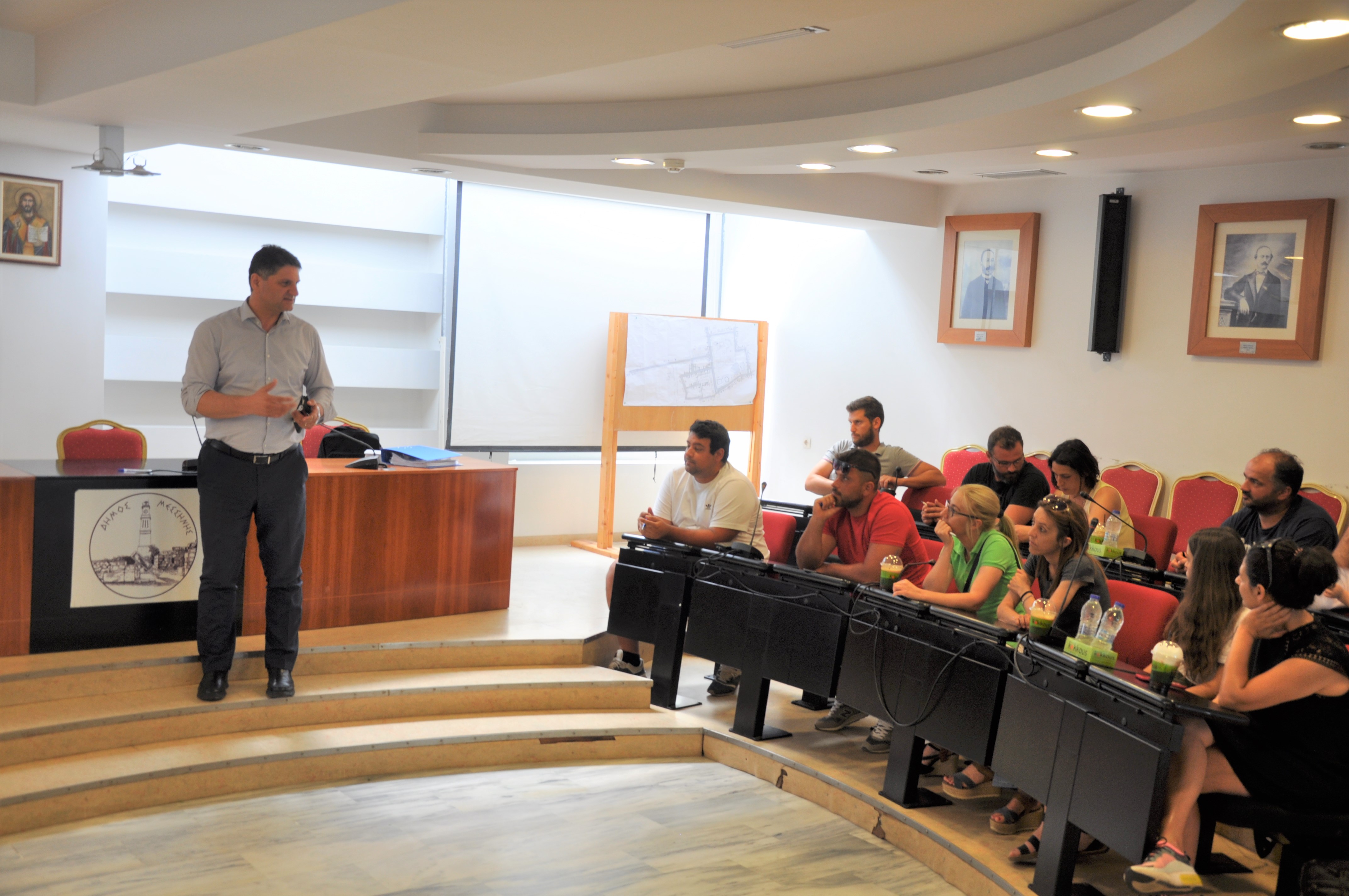 Συμβουλές Δημάρχου προς τους νέους αγρότες Συμβουλές Δημάρχου προς τους νέους αγρότες