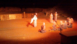 Εντυπωσίασε η θεατρική παράσταση «Ιππόλυτος» του Ευριπίδη στην Αρχαία Μεσσήνη