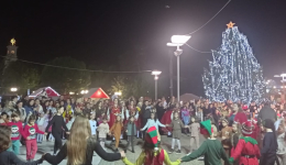 Μουσικοχορευτικό πρόγραμμα και χριστουγεννιάτικα τραγούδια την Παρασκευή και το Σάββατο στην κεντρική πλατεία Μεσσήνης