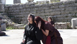 Με τις «Τρωάδες» του Ευριπίδη από το ΓΕΛ Μεσσήνης, συνεχίστηκε σήμερα το «10ο Διεθνές Νεανικό Φεστιβάλ Αρχαίου Δράματος»